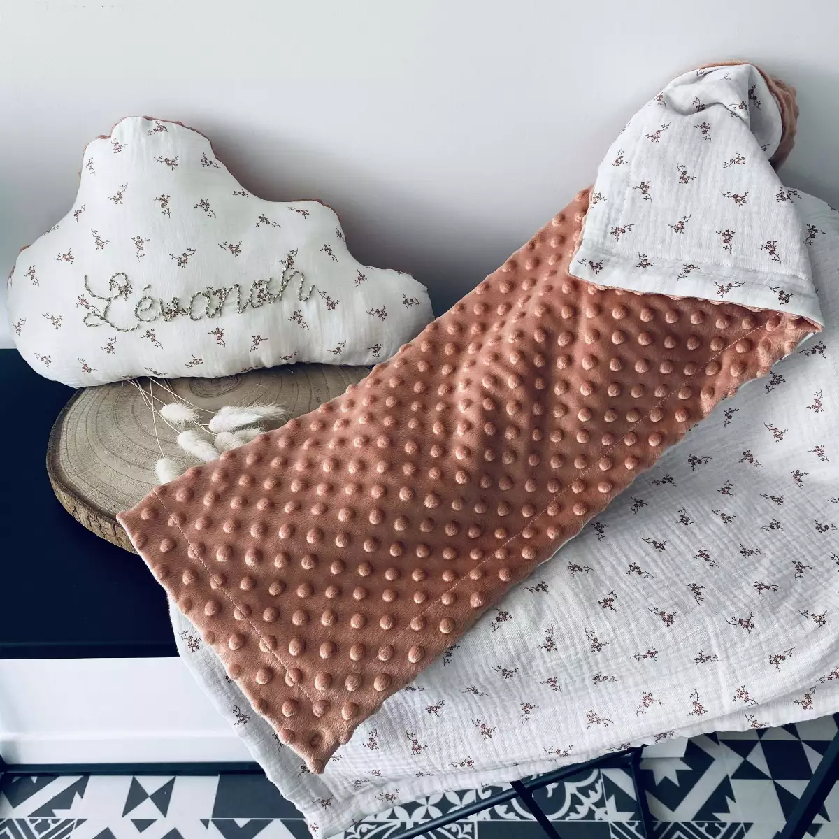 Plaid - L'accessoire indispensable pour envelopper bébé en douceur lors de vos balades